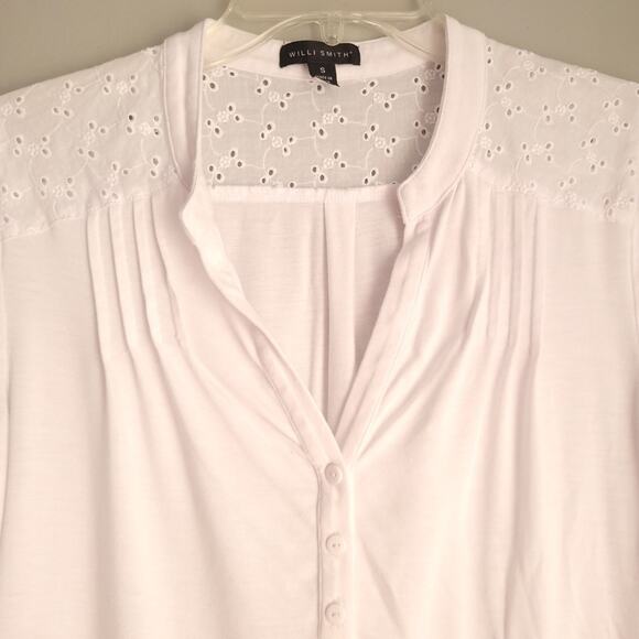 Willi Smith Blouse Small White, 3/4 Sleeves, Eyelet Shoulder Detail, Vneck - Picture 3 of 5